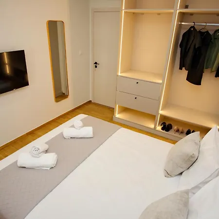 Venus House In Pagrati