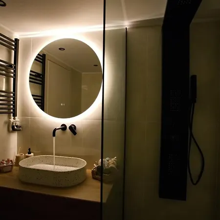 Venus House In Pagrati *